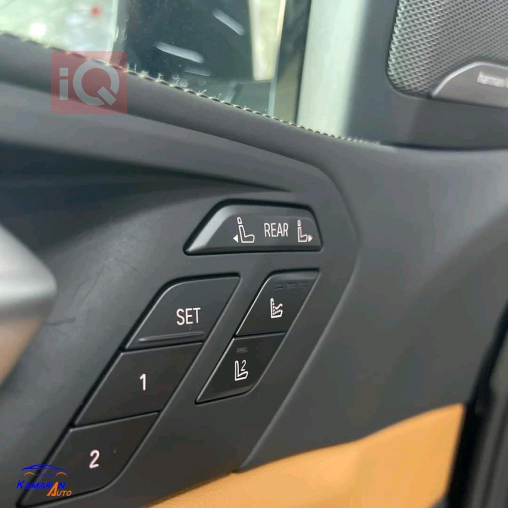 بی ئێم دەبڵیو X7